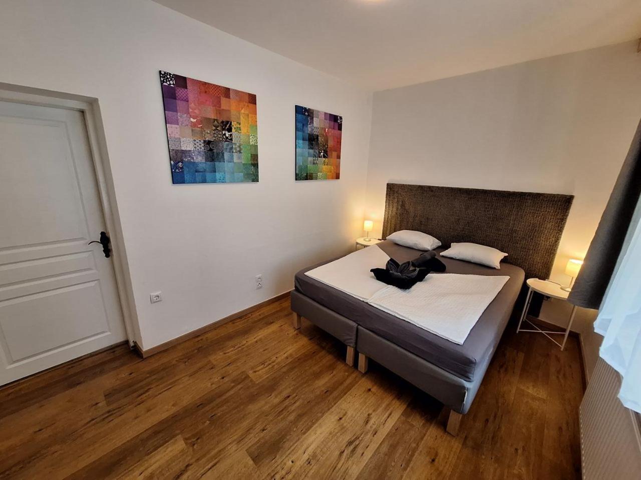 Flataid Gaestehaus Graschi - Steinbergstrasse グラーツ エクステリア 写真
